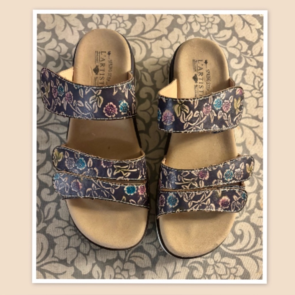 WOMEN’S LARTISTE DEAREST  SANDALS - SIZE 40 (9.5)